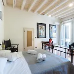 Le Stanze Nel Ghetto, By Short Holidays 3* ボローニャ