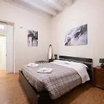 Le Stanze Nel Ghetto, By Short Holidays