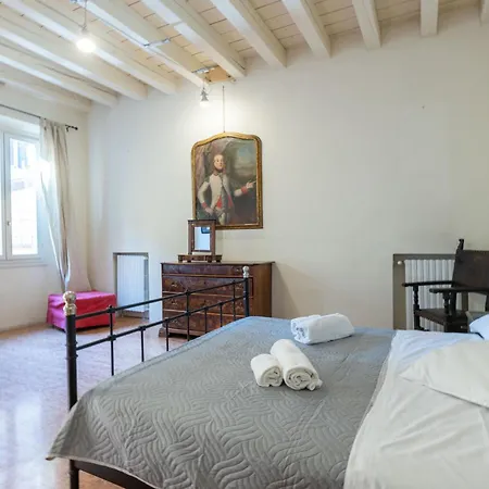 ゲストハウス Le Stanze Nel Ghetto, By Short Holidays