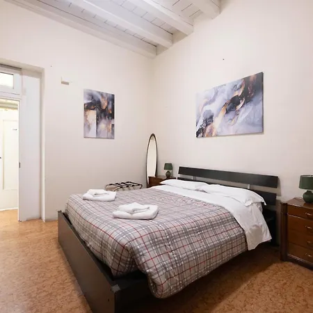 Le Stanze Nel Ghetto, By Short Holidays