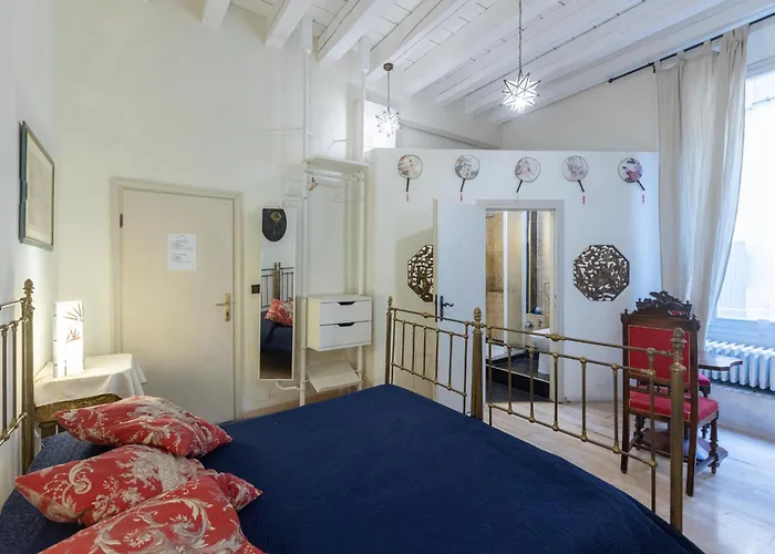 Guest house Le Stanze Nel Ghetto, By Short Holidays